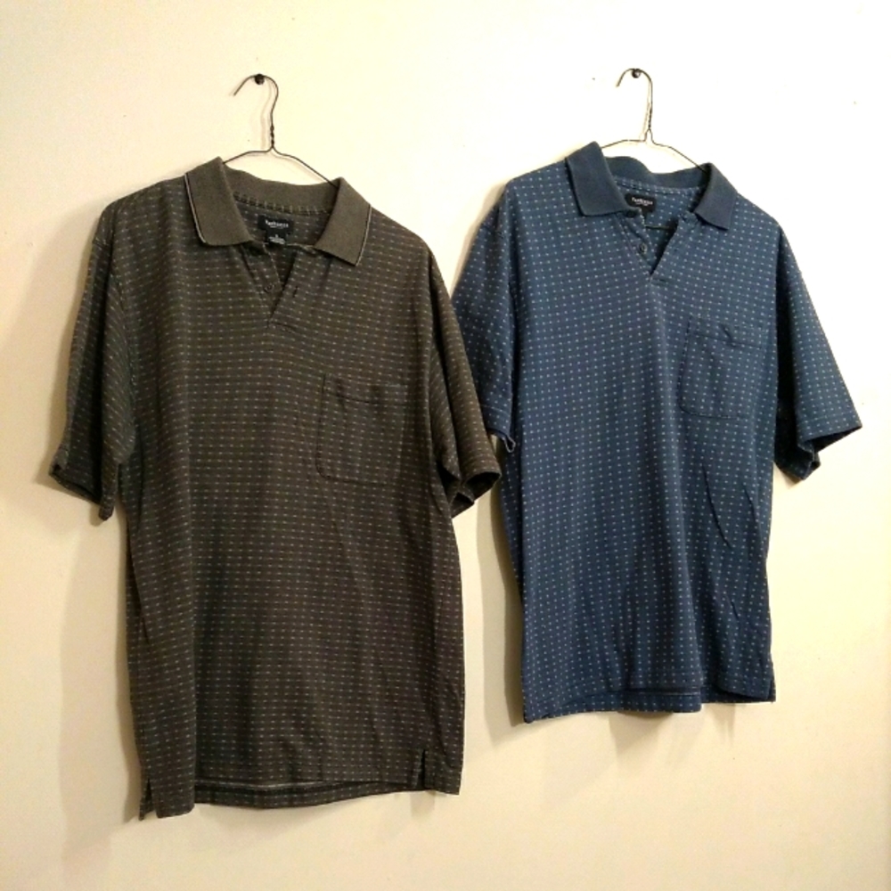 Lot Of 2 - Van Heusen Blue & Gray Chest Pocket Polos Men's Size Medium Used VG.